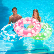 87136 | 36'' Polka Dot Swim Tube - Lifestyle 9